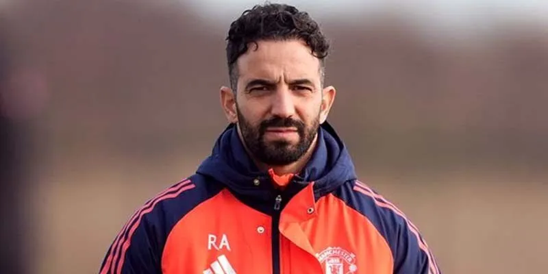 Ruben Amorim đang dẫn dắt Man United